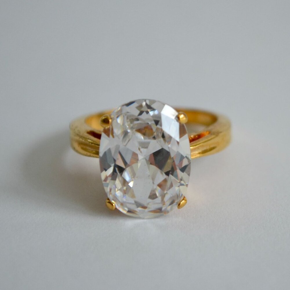 Costume Jewelry Gold Toned Metal Large Oval Stone Size 9.25 - Picture 2 of 5